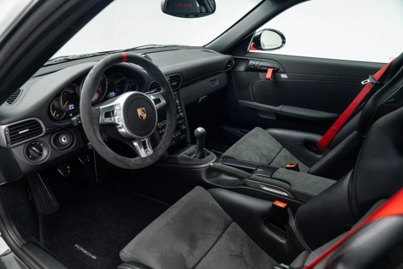 Конкретно этот экземпляр GT3 RS 4.0 был выставлен…