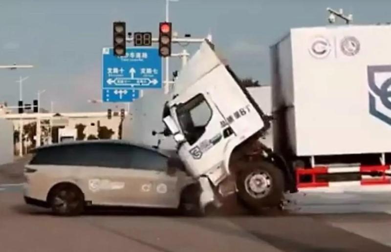 Компании Li Auto грозит суд из-за скандального…