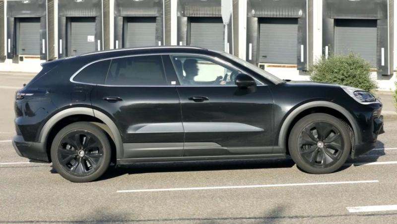 Сначала о ценах. Цена на текущий Porsche Cayenne…