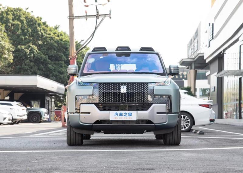 Обновленный BYD Yangwang U8 теперь использует ИИ…