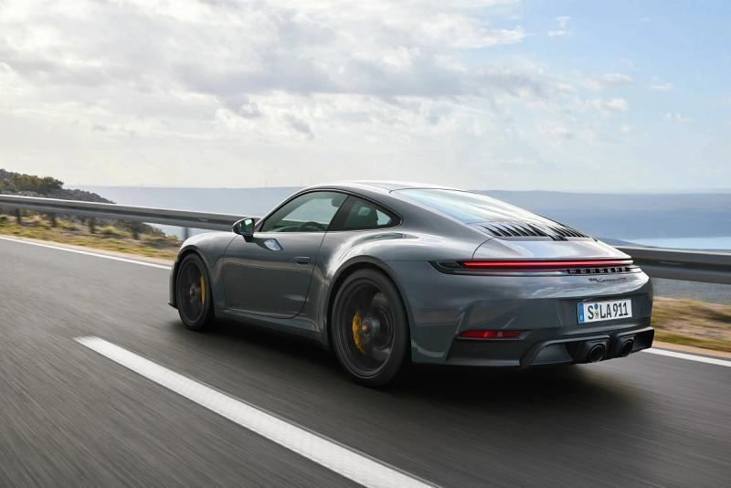Porsche вернул «механику» в будущее: гибридный…