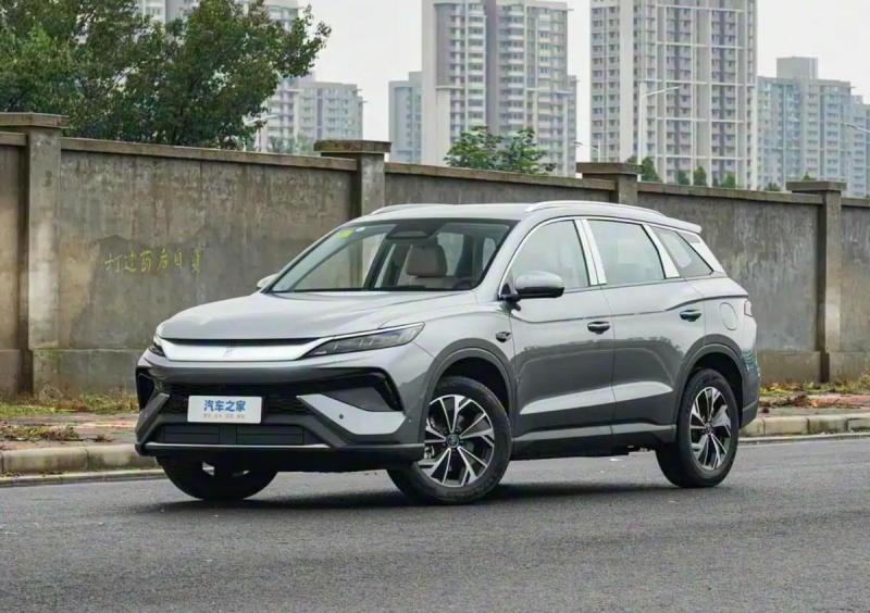 BYD обновил популярные городские кроссоверы:…