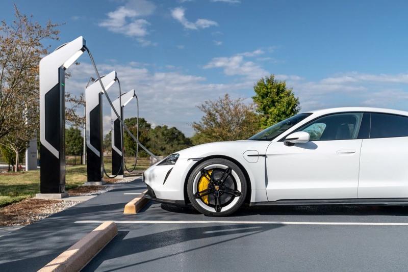Porsche - иск на миллионы: зарядка Mobile Charger…