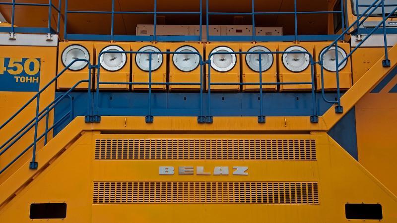 БЕЛАЗ бьет рекорды: гигантский самосвал 220 тонн…