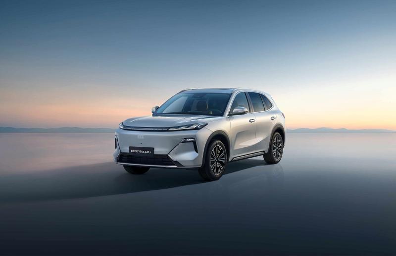 Новый гибрид Geely EX5 EM-i: 943 км запаса хода…