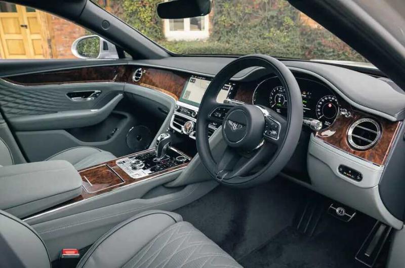 Чтобы отметить 60-летие, Mulliner представила…