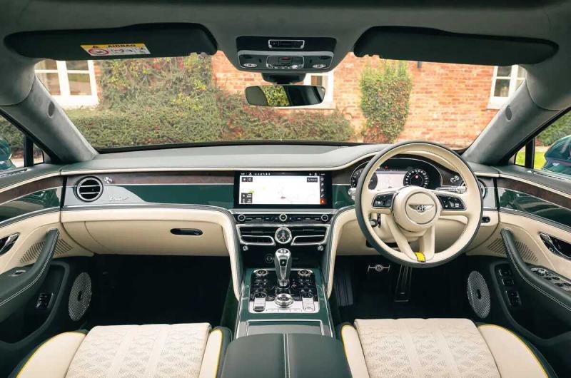 На 20-летие Mulliner создала Flying Spur Speed с…