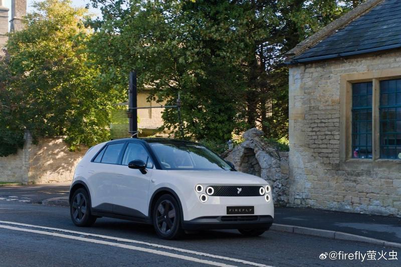 «Светлячок» завоевывает мир: Nio Firefly с правым…