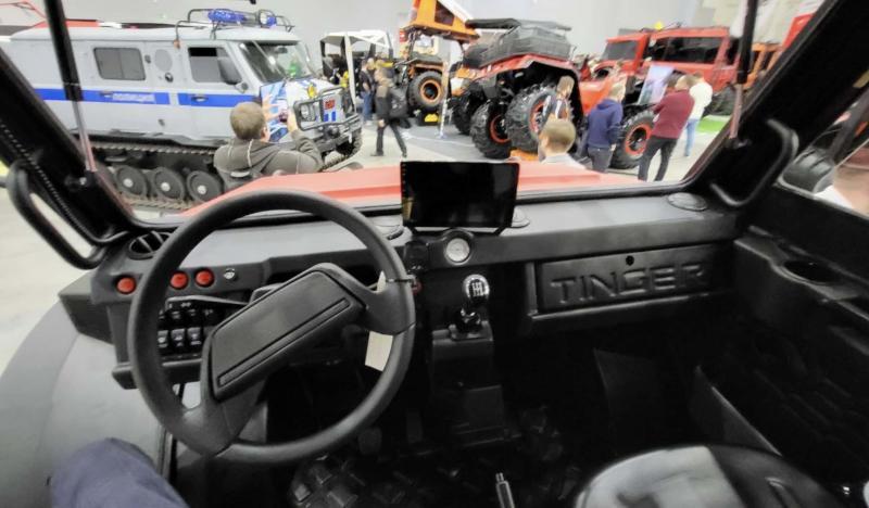 В длину вездеход достигает 4,5 метра, ширина –…
