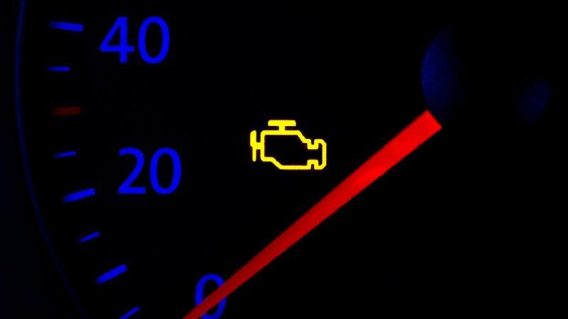 Горит Check Engine - срочно остановитесь: вы не…