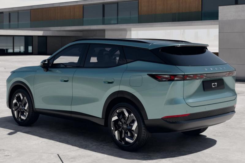Флагман Omoda C7, появившийся в российских…