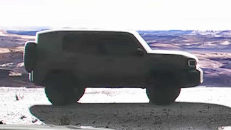 Официальный тизер нового внедорожника Toyota