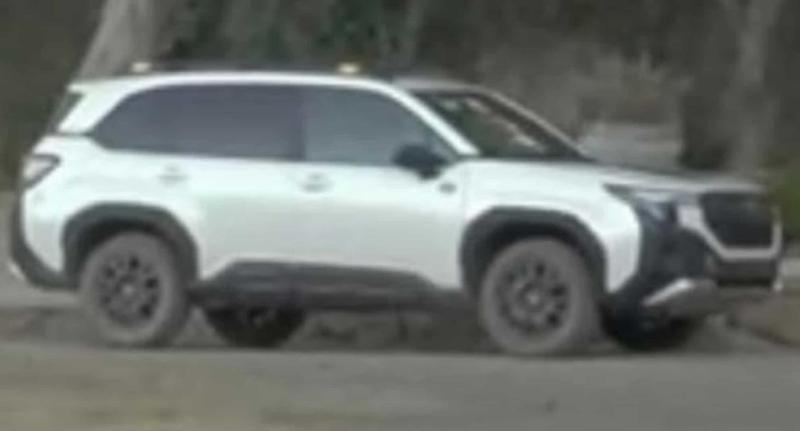Утекший в Сеть снимок нового поколения Forester…