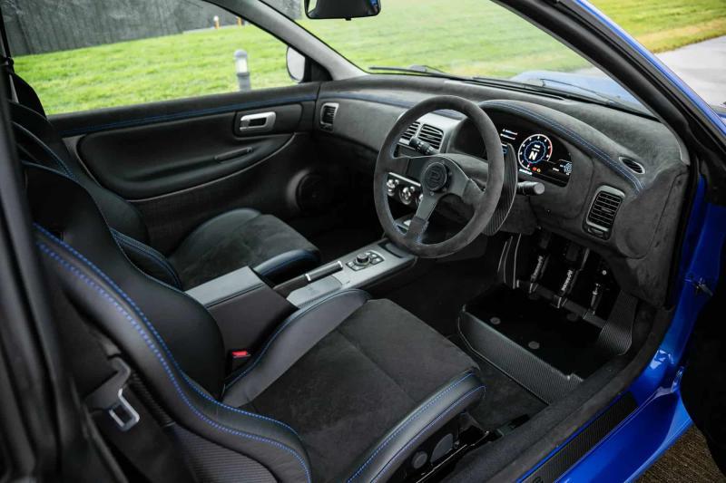 Салон Prodrive P25