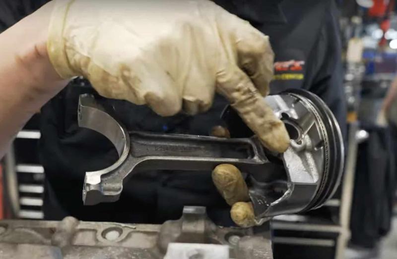 Повреждения двигателя General Motors V8 L87