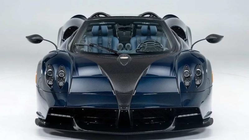 Редчайший суперкар с мотором V12 на 754 л.с.…