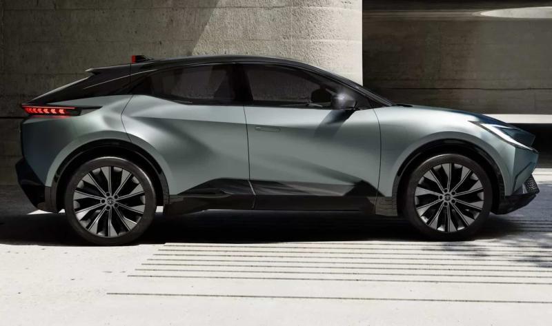 Toyota «затизирила» новый компактный EV-кроссовер
