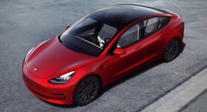 Подержанные Tesla в прошлом году дешевели…