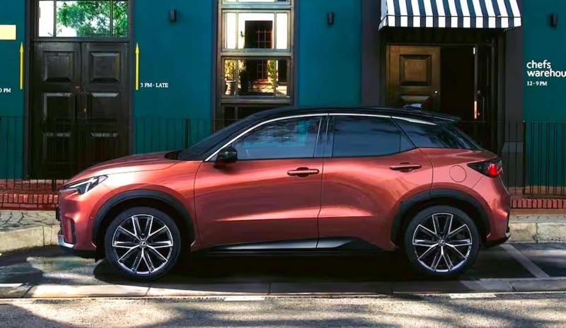 Lexus готовится обновить свой самый маленький и…