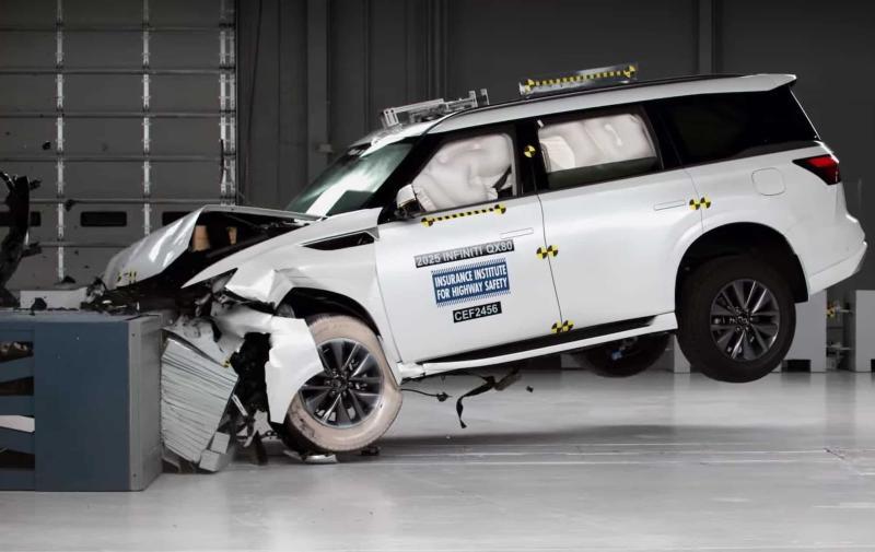 Большой кроссовер Infiniti, прозванный…