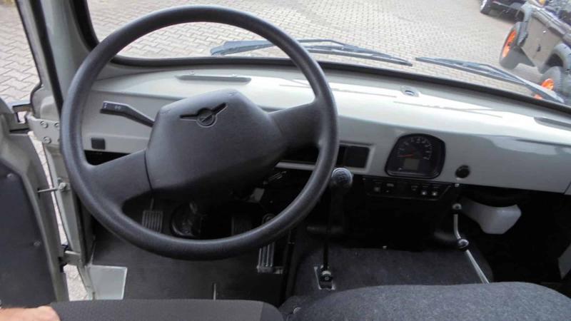 За дополнительную плату немецкий автосалон…