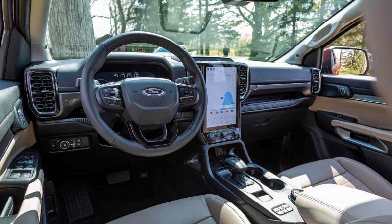 Интерьер Ford Ranger 2025