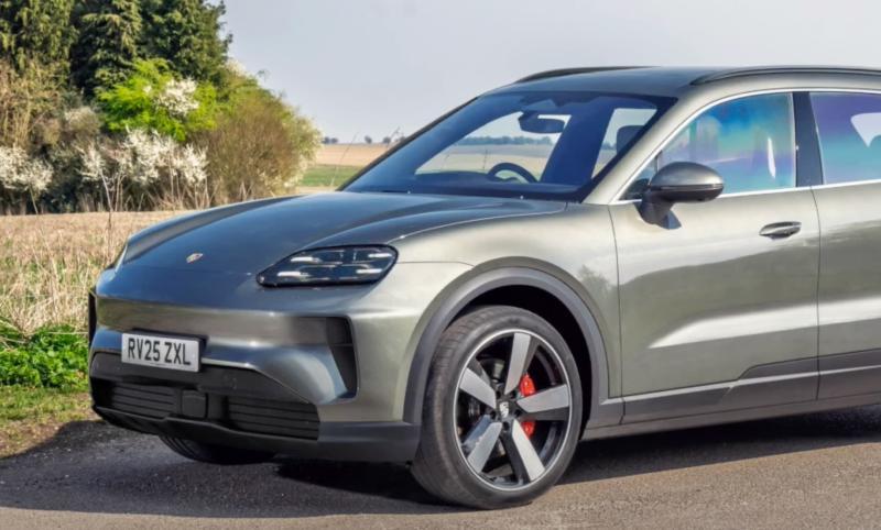 Самый известный кроссовер Porsche показан с новым…
