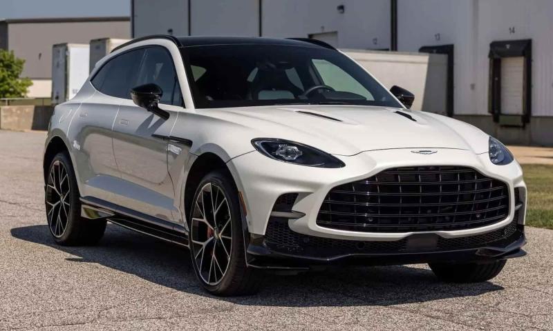 Суперкроссовер Aston Martin всего за 3 месяца…