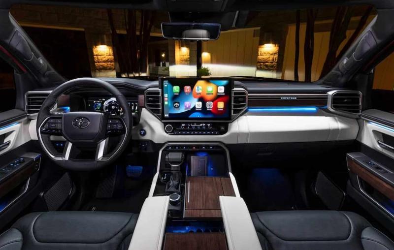 Интерьер Toyota Sequoia