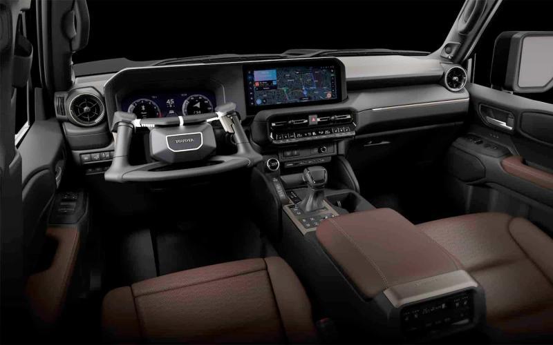 Интерьер Toyota Land Cruiser Se