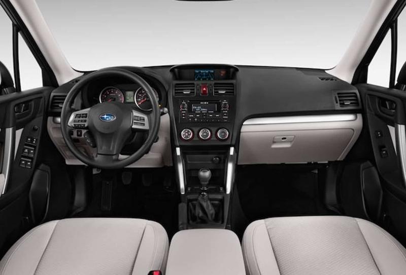 Интерьер Subaru Forester 2016 года выпуска