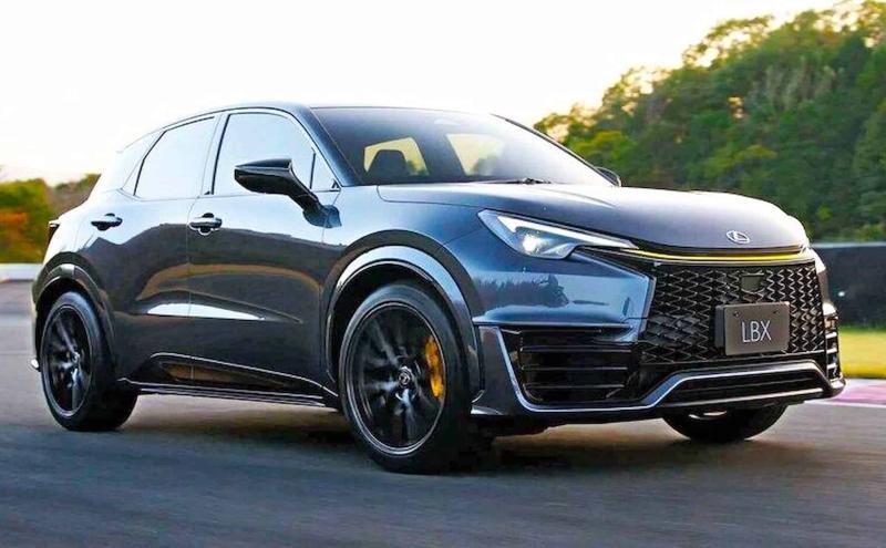 Маленький, но роскошный и быстрый кроссовер Lexus…