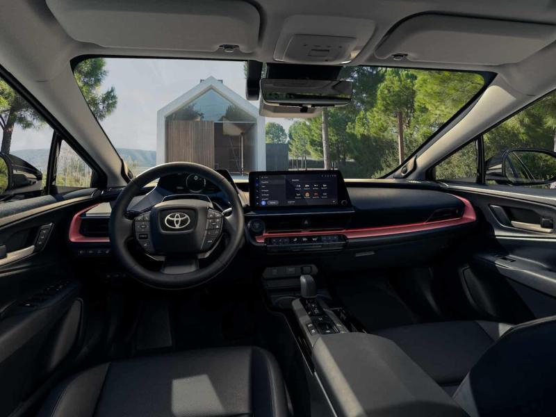 Интерьер Toyota Prius 2025