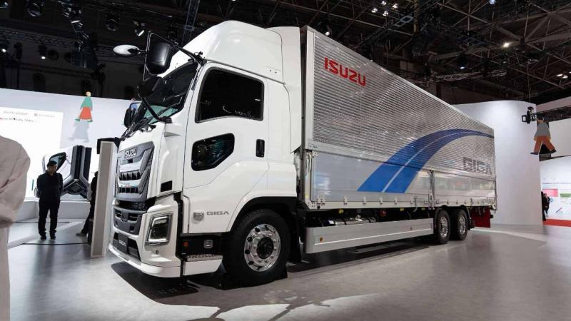 Isuzu показал новый тяжелый грузовик с…