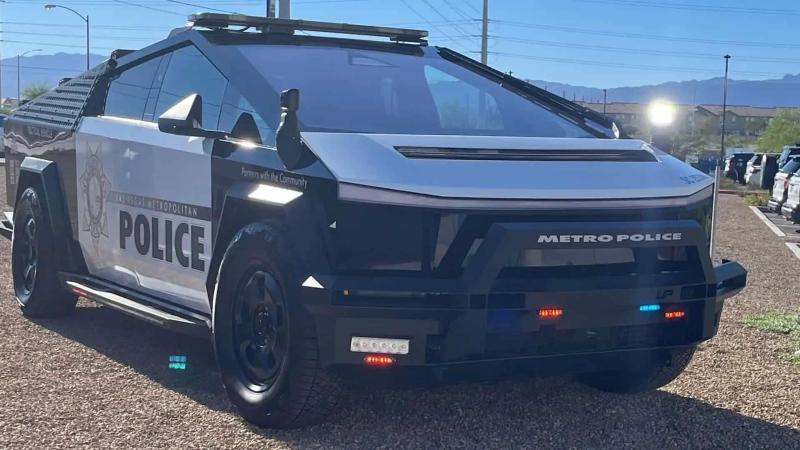 Полицейский Tesla Cybertruck
