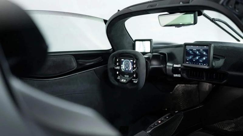 Интерьер Aston Martin Valkyrie, выставленного на…