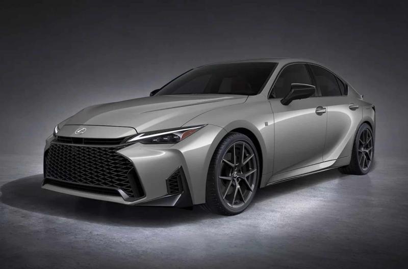 Обновленный Lexus IS