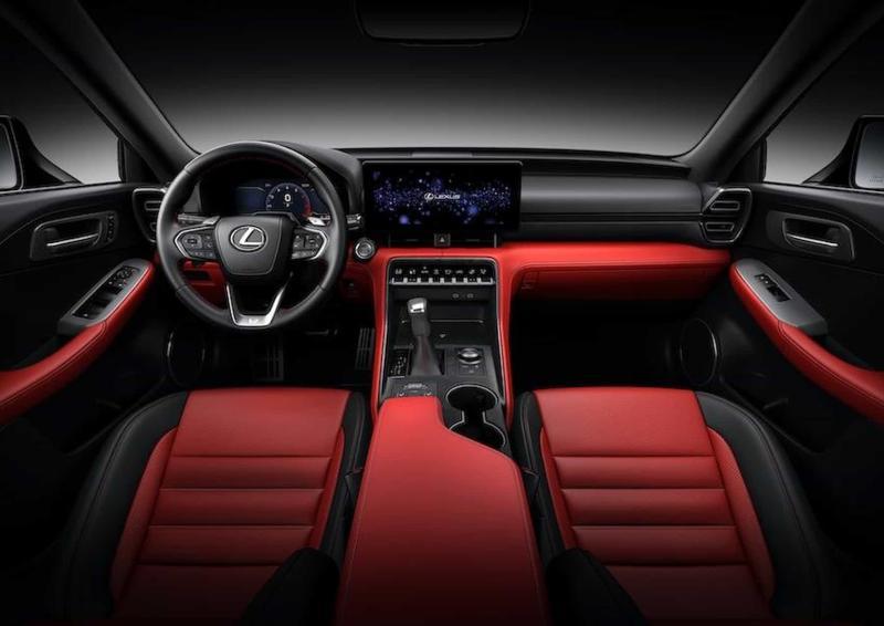Интерьер обновленного Lexus IS