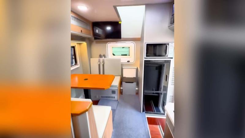 Интерьер кемпера на базе грузовичка BYD