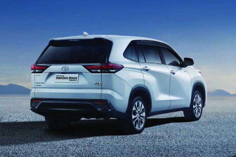 Обновленный Toyota Innova Zenix