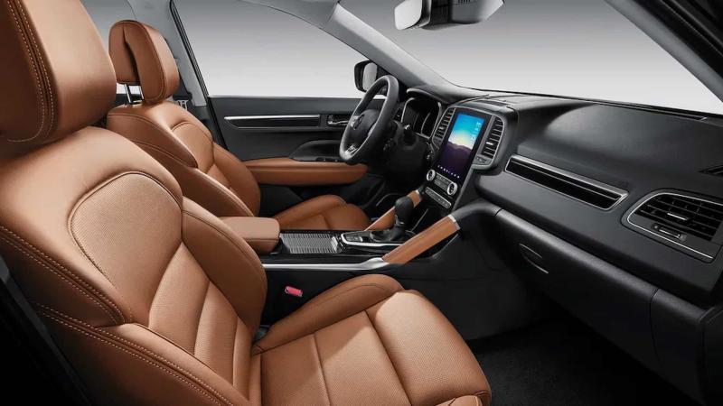 Интерьер Renault QM6 2025