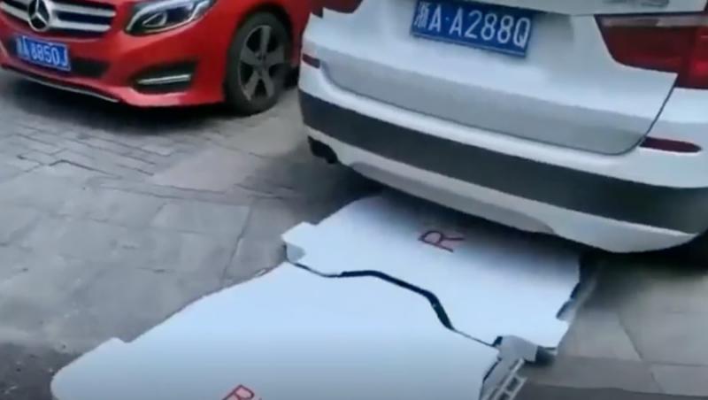 Помимо того, что робот убирает неправильно…