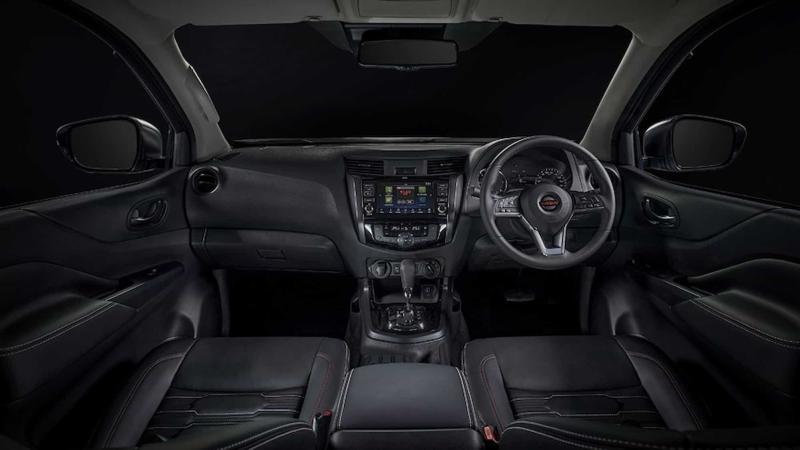 Интерьер Nissan Navara 2025