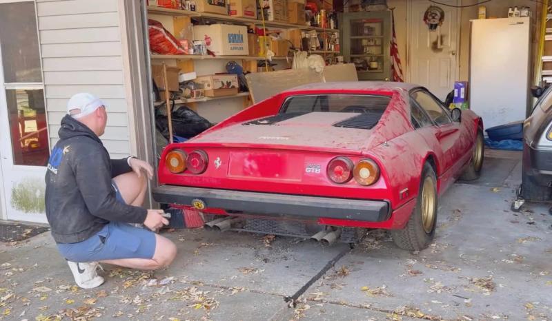 Ferrari 308 GTB, найденный спустя 30 лет в гараже…