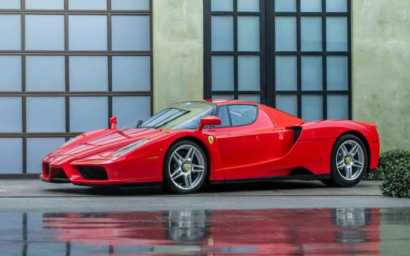 Ferrari Enzo 2003, выставленный на аукцион RM…