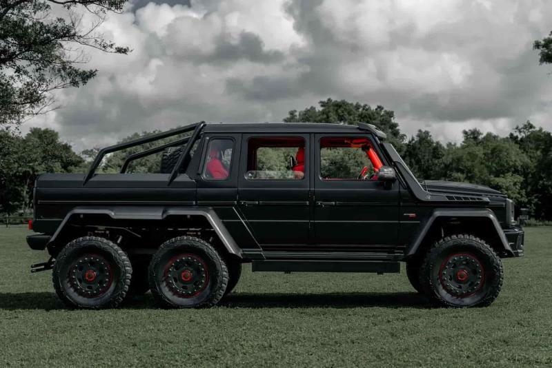 Mercedes-Benz G63 AMG 6X6 Brabus B63S-700