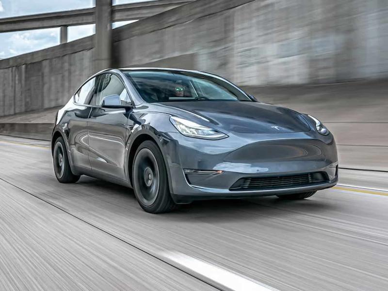 Tesla Model Y 2024
