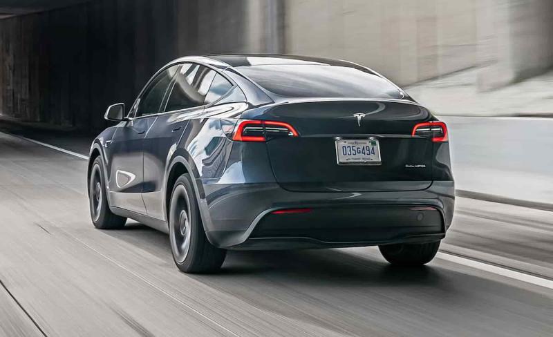 Tesla Model Y 2024