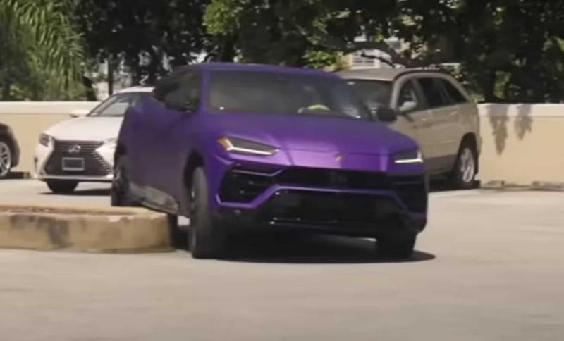 Певица Шакира обещает подарить Lamborghini, на…