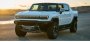 Это удивительно точная копия GMC Hummer EV, вырезанная из дерева